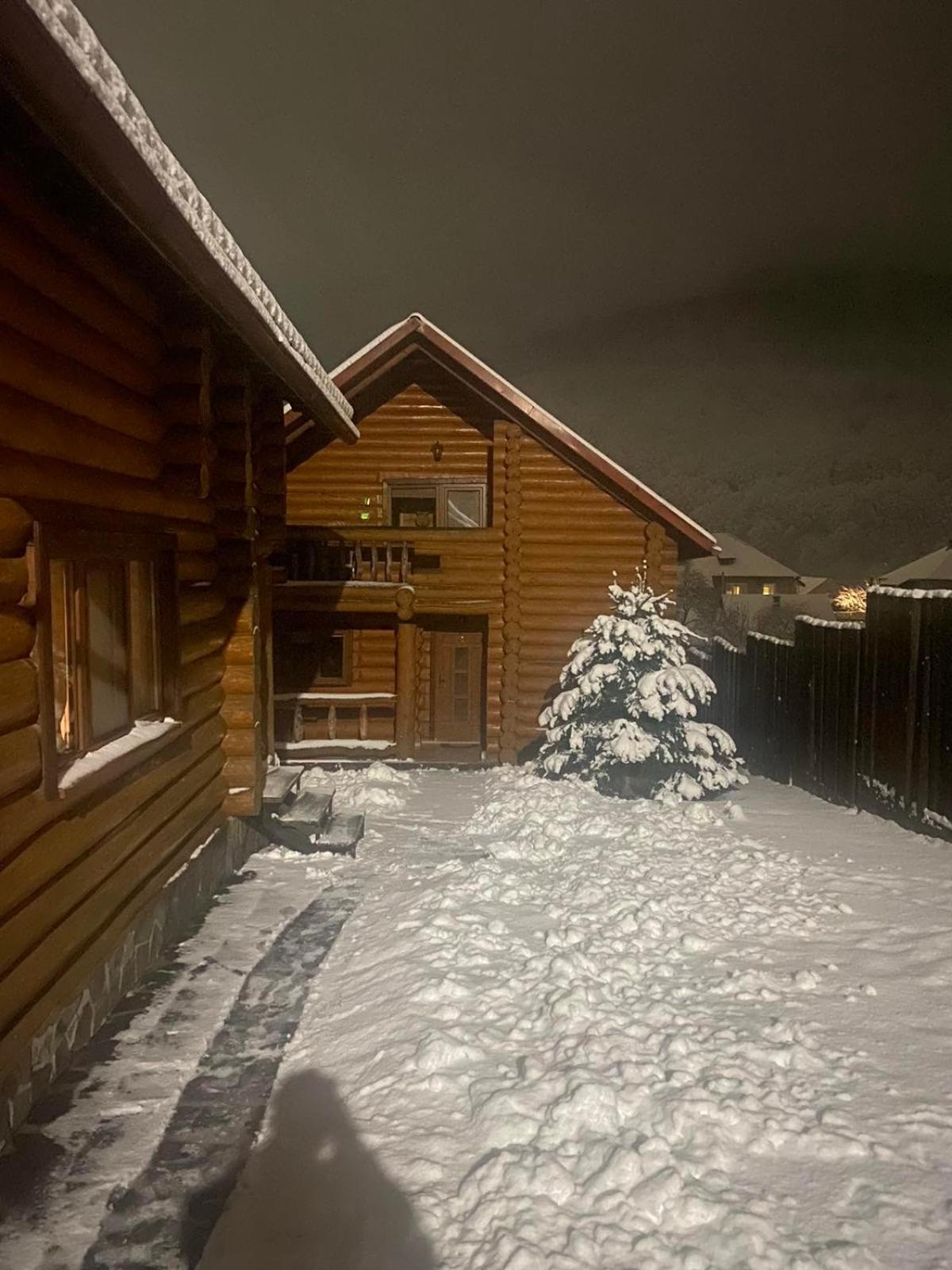 Smerekovyi Dvir Poljana Exteriör bild