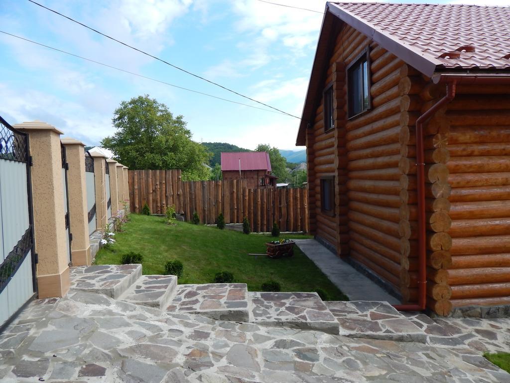 Smerekovyi Dvir Poljana Exteriör bild